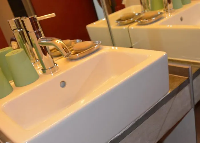 לינה וארוחת בוקר La Ferme D'ika 3*